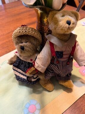 Boyd's Bears Ross G. Jodibear & Caroline Mayflower Americana decor.